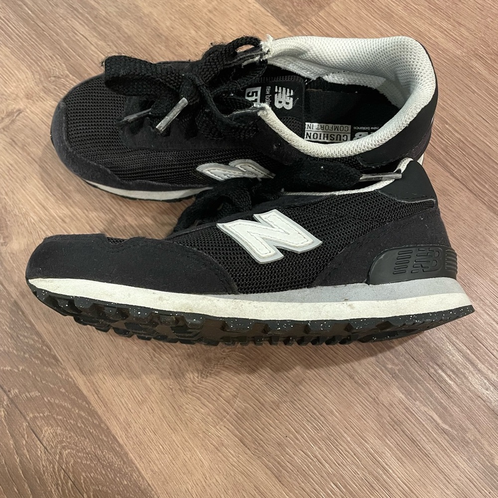 Boys new balance 515 black shoes - Picture 2 of 3